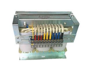 選購三相隔離變壓器要看哪幾個(gè)方面？