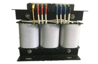 交流穩(wěn)壓器廠家介紹選擇家用穩(wěn)壓器需要注意哪幾個(gè)方面？